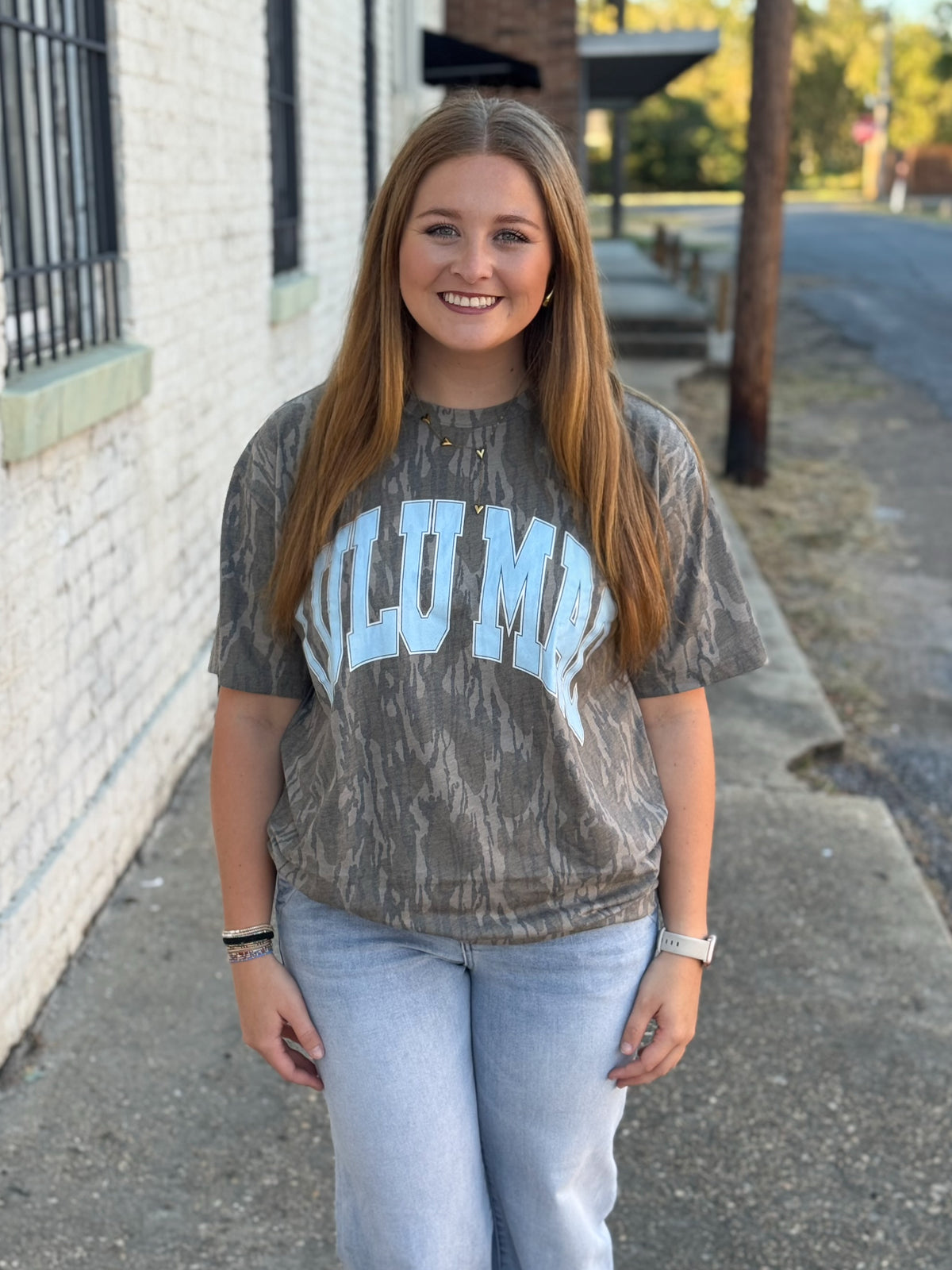 Lulu Mac Bottomland Tee LIGHT BLUE